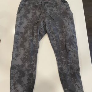 Men’s Large Lululemon joggers